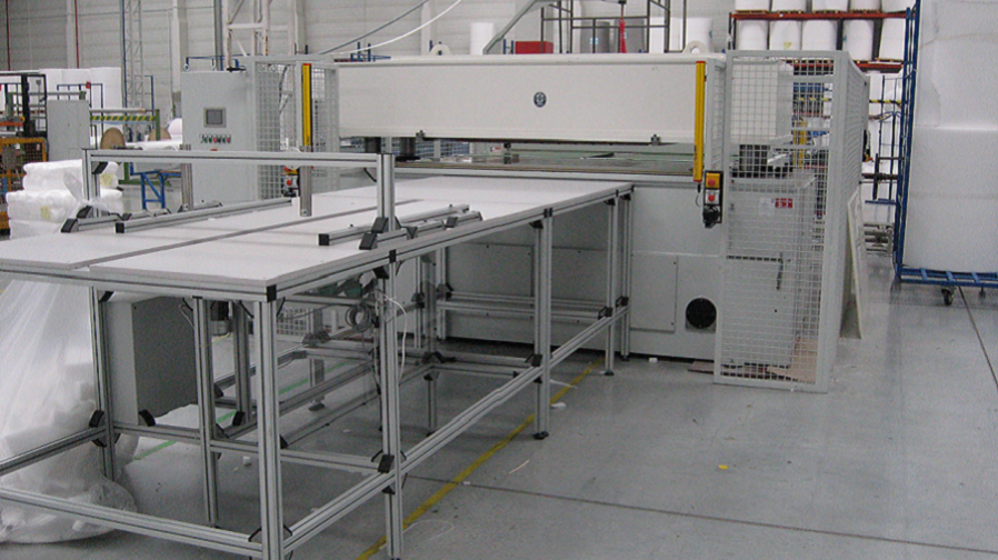 GA2000 Full beam press  200 tons - GA2000 Állóhidas kivágógép